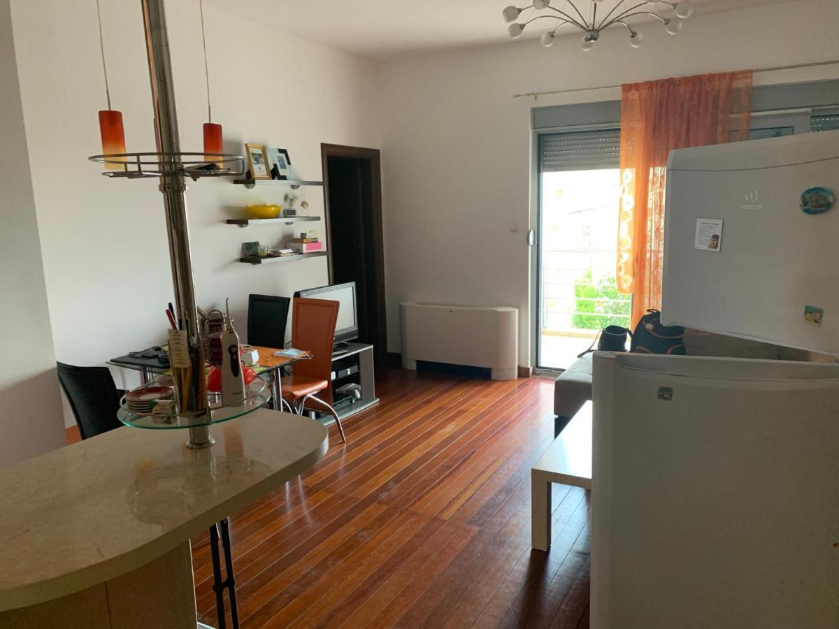 Apartment With Swimmingpool, Seaview And Large Terrace, 1St Floor, Min 2 Persons Dobrota Zewnętrze zdjęcie